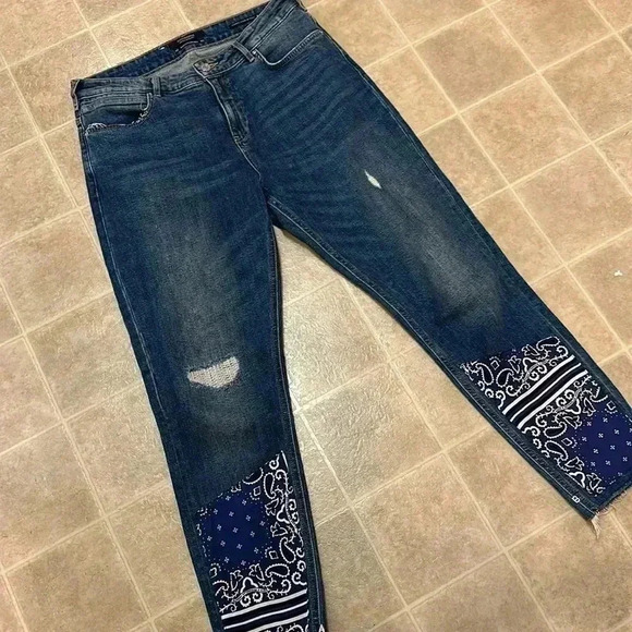 Scotch & soda - Picture 1 of 7